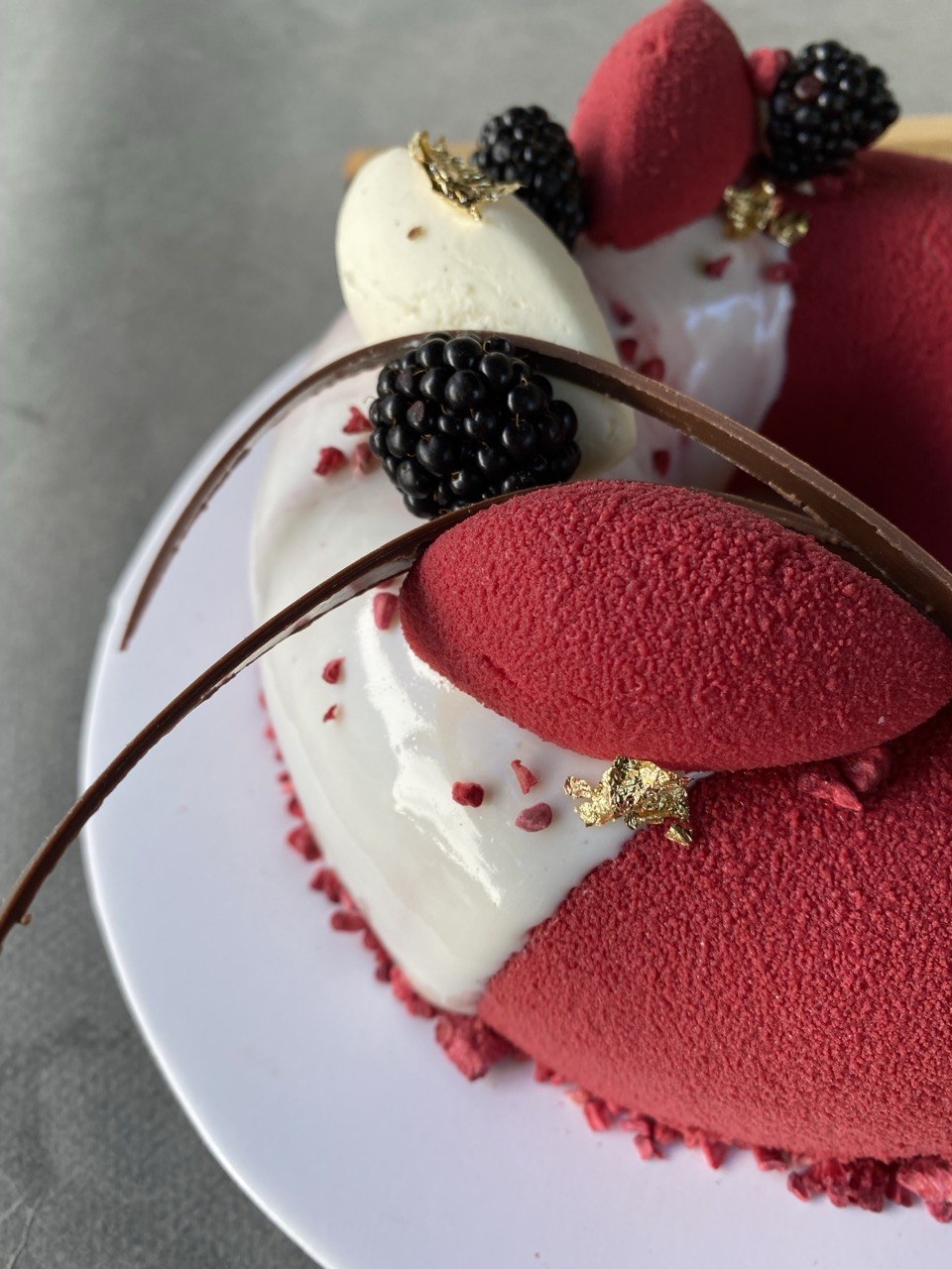 Savarin «Lady Queen» Moderne Mousse-Torte