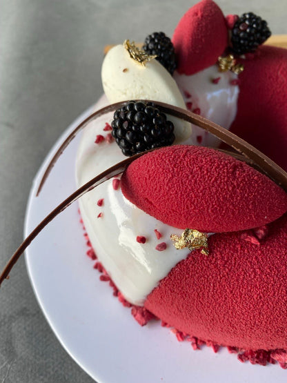 Savarin «Lady Queen» Moderne Mousse-Torte
