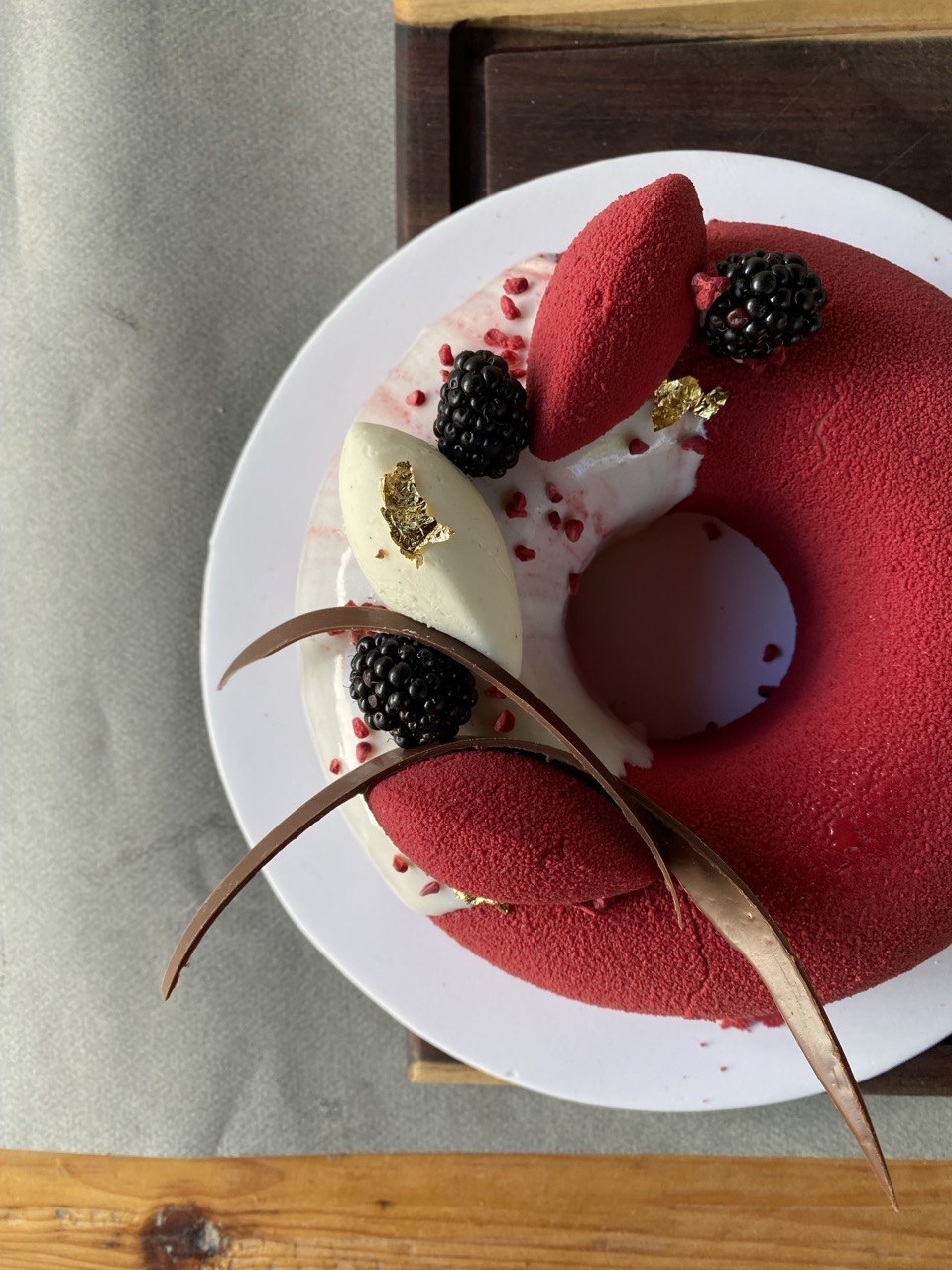 Savarin «Lady Queen» Moderne Mousse-Torte